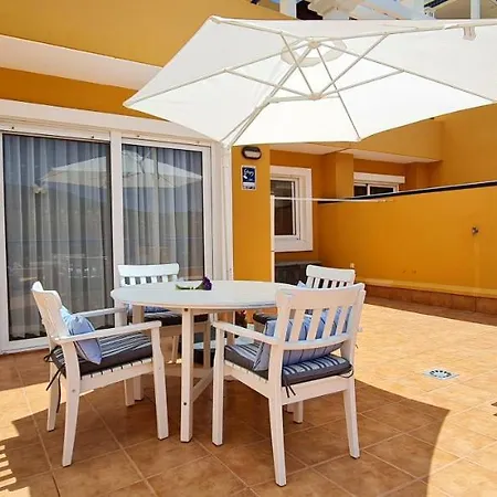 Cozy 2 Bedroom In Apartament